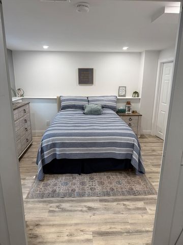 31 Webb St, Middleton, MA 01949