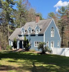 31 Webb St, Middleton, MA 01949