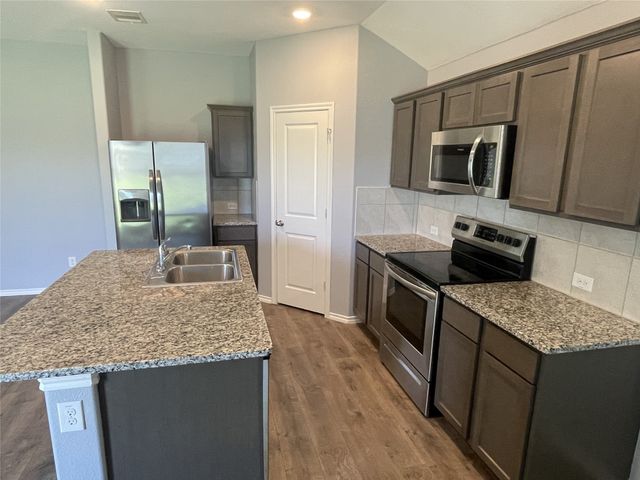 825 Alton Drive, Aubrey, TX 76227