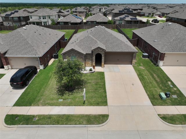 825 Alton Drive, Aubrey, TX 76227