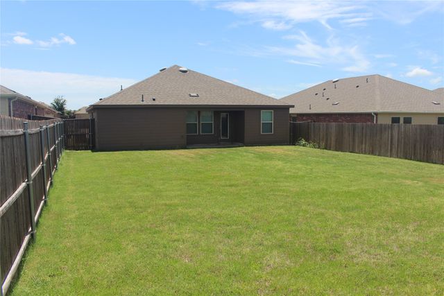 825 Alton Drive, Aubrey, TX 76227