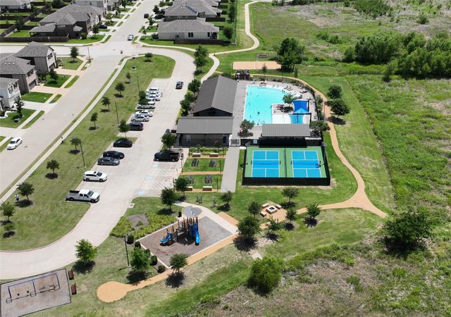 825 Alton Drive, Aubrey, TX 76227