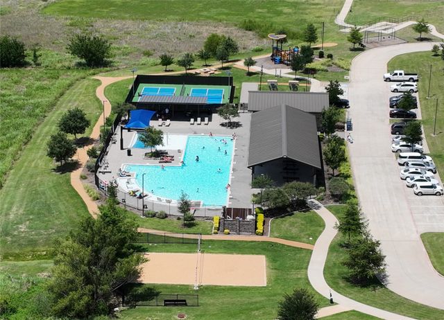 825 Alton Drive, Aubrey, TX 76227
