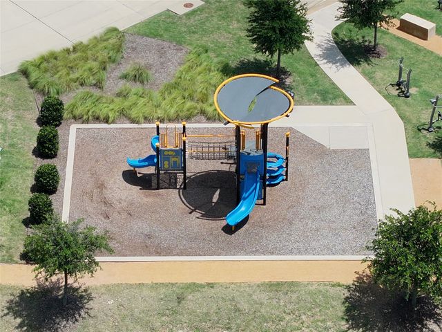 825 Alton Drive, Aubrey, TX 76227