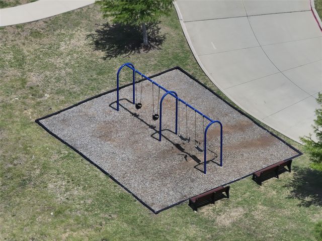 825 Alton Drive, Aubrey, TX 76227