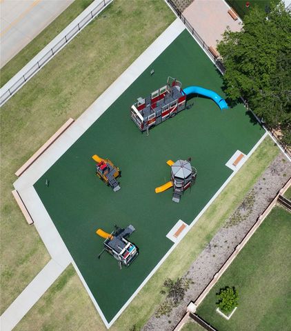 825 Alton Drive, Aubrey, TX 76227