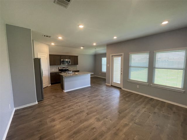 825 Alton Drive, Aubrey, TX 76227
