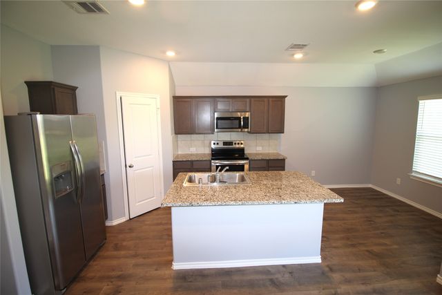 825 Alton Drive, Aubrey, TX 76227