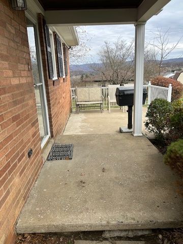 704 Abbott St., Derry Twp, PA 15650