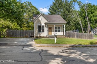 13 Douglas Street, Athens, TN 37303
