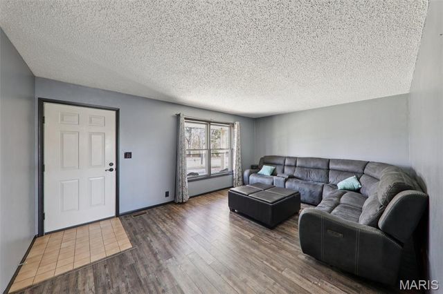 408 Hollywood Heights Road, Caseyville, IL 62232