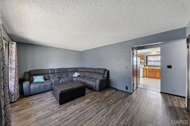 408 Hollywood Heights Road, Caseyville, IL 62232