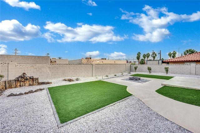 425 Blue River Drive, Las Vegas, NV 89107