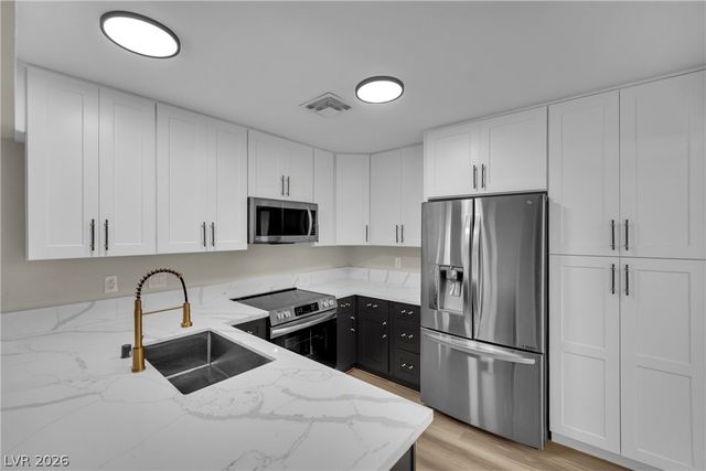 425 Blue River Drive, Las Vegas, NV 89107