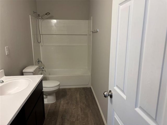 10009 Copperhead Road, Yukon, OK 73099