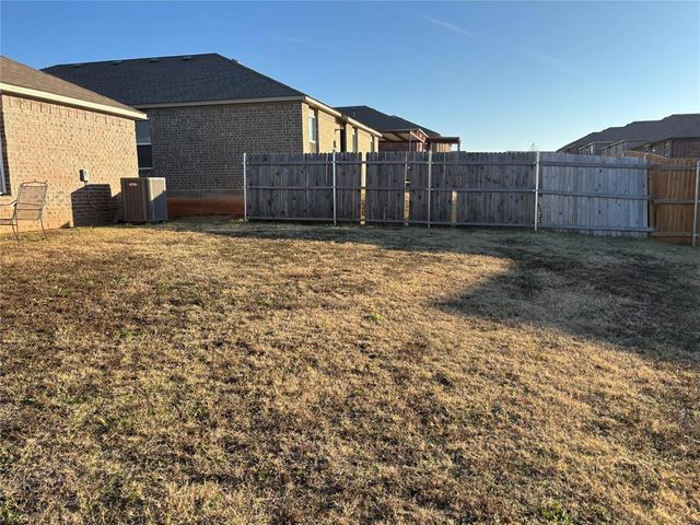 10009 Copperhead Road, Yukon, OK 73099