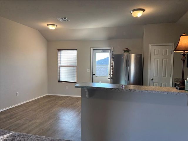 10009 Copperhead Road, Yukon, OK 73099