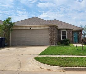 10009 Copperhead Road, Yukon, OK 73099