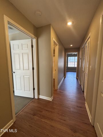 2820 2822 Plymouth Road, Johnson City, TN 37601