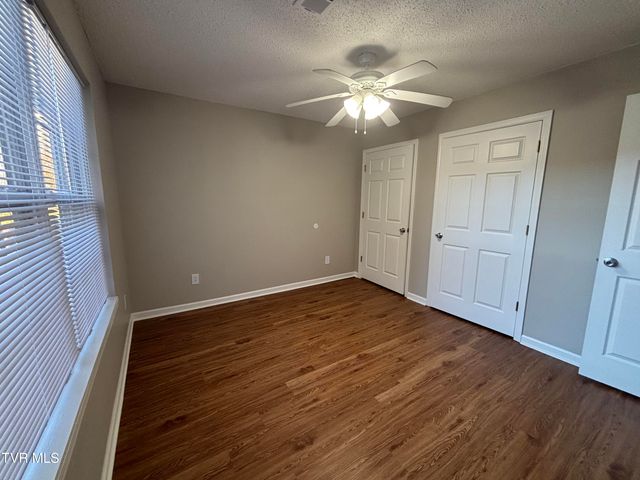 2820 2822 Plymouth Road, Johnson City, TN 37601