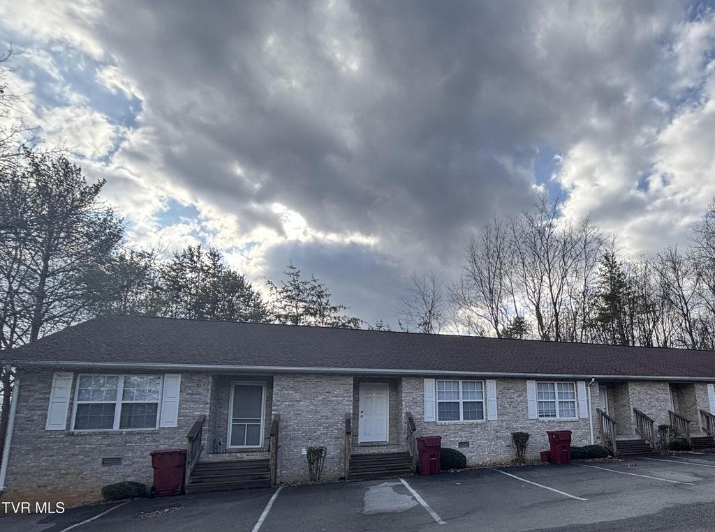 2820 2822 Plymouth Road, Johnson City, TN 37601