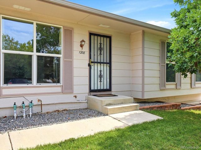 1208 S Cathay St, Aurora, CO 80017