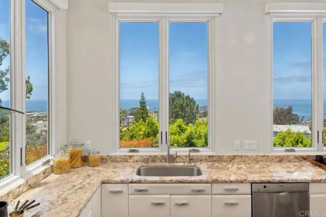 1420 La Jolla Knoll, La Jolla, CA 92037
