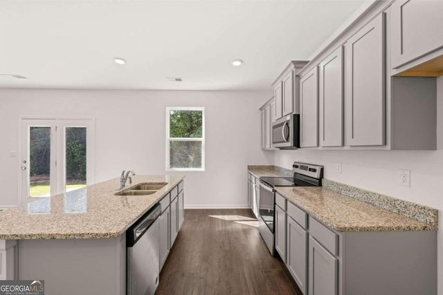 1612 Oakbrook Pond Place, Dacula, GA 30019