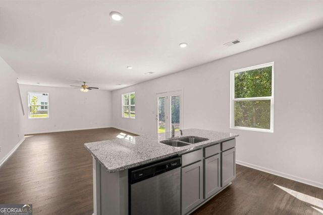 1612 Oakbrook Pond Place, Dacula, GA 30019
