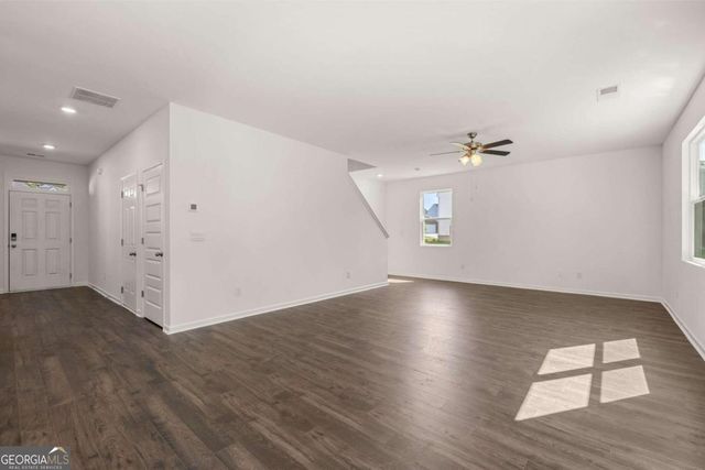 1612 Oakbrook Pond Place, Dacula, GA 30019