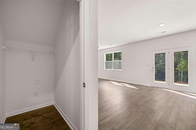 1612 Oakbrook Pond Place, Dacula, GA 30019