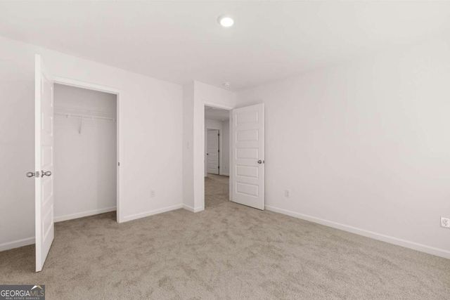 1612 Oakbrook Pond Place, Dacula, GA 30019