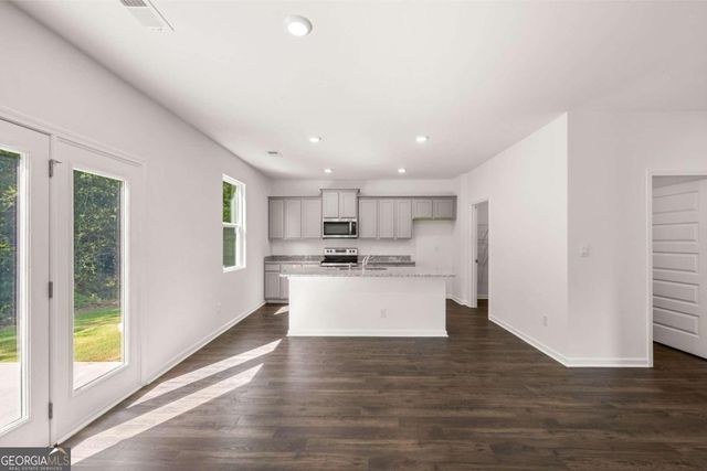 1612 Oakbrook Pond Place, Dacula, GA 30019