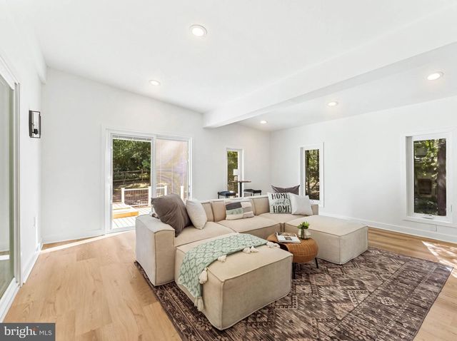 8 WESTBROOKE CT, Voorhees, NJ 08043