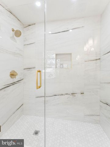 8 WESTBROOKE CT, Voorhees, NJ 08043