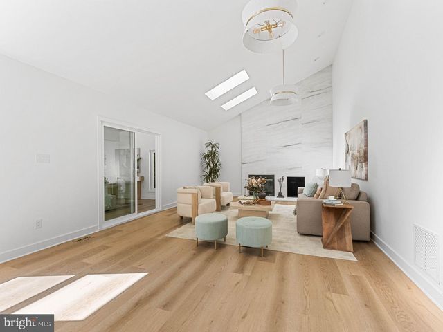 8 WESTBROOKE CT, Voorhees, NJ 08043