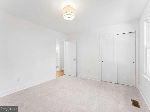 8 WESTBROOKE CT, Voorhees, NJ 08043