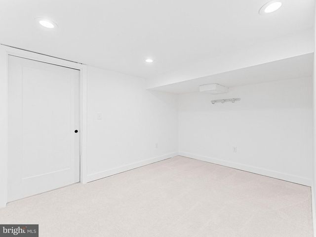 8 WESTBROOKE CT, Voorhees, NJ 08043