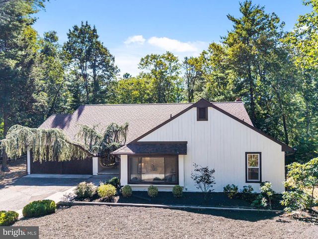 8 WESTBROOKE CT, Voorhees, NJ 08043