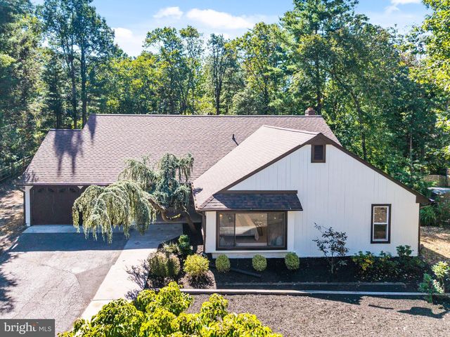 8 WESTBROOKE CT, Voorhees, NJ 08043