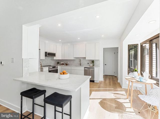 8 WESTBROOKE CT, Voorhees, NJ 08043