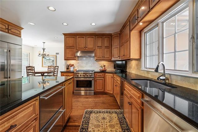 2003 W 69 Terrace, Mission Hills, KS 66208