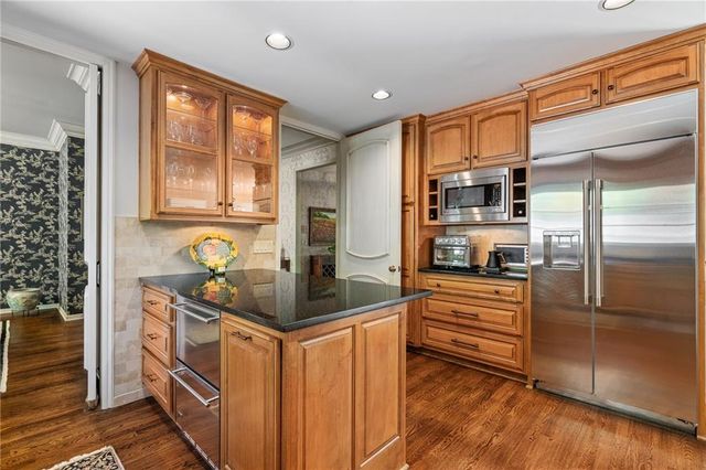 2003 W 69 Terrace, Mission Hills, KS 66208