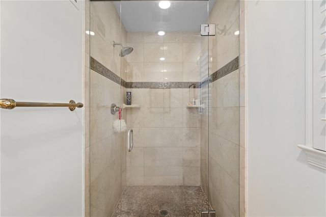 2003 W 69 Terrace, Mission Hills, KS 66208