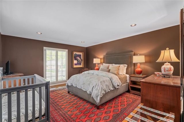 2003 W 69 Terrace, Mission Hills, KS 66208