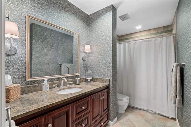 2003 W 69 Terrace, Mission Hills, KS 66208