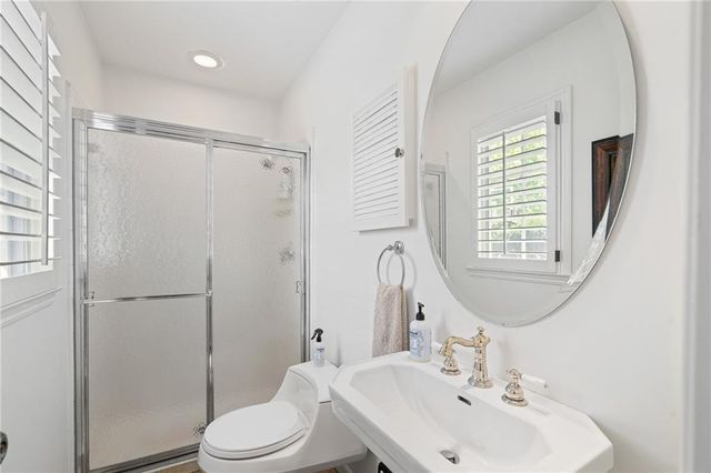 2003 W 69 Terrace, Mission Hills, KS 66208