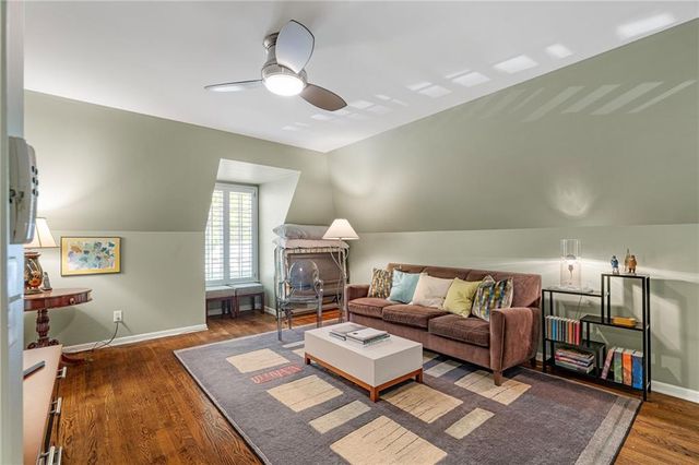 2003 W 69 Terrace, Mission Hills, KS 66208
