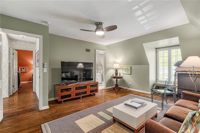 2003 W 69 Terrace, Mission Hills, KS 66208