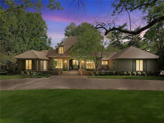 2003 W 69 Terrace, Mission Hills, KS 66208